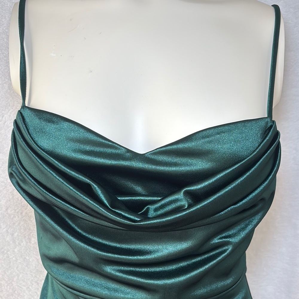Elegant‎ Green Ruched Dress - Picture 6 of 8